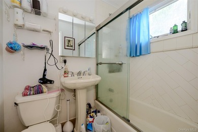 Bellmore legal 2-family home offers incredible versatility for - photo 32