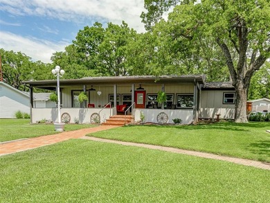 Lakefront living at its finest on beautiful Lake Humphreys in - photo 2