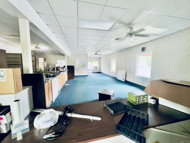 One of the best locations in Mena, Arkansas located on Hwy 71