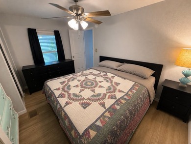 Completely reimagined in 2024, this stunning 2 bed, 1 bath home - photo 14