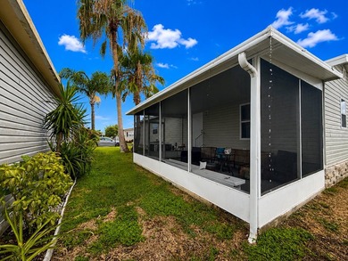 Completely reimagined in 2024, this stunning 2 bed, 1 bath home - photo 18