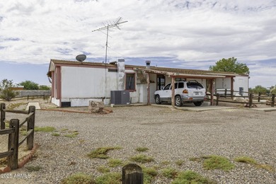 Exciting Opportunity on 2.2 Usable Acres!. Bring your vision - photo 2