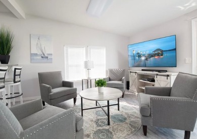 Completely reimagined in 2024, this stunning 2 bed, 1 bath home - photo 25