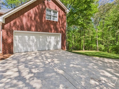 Welcome to 1120 Laurel Pointe, a spacious all-brick home with a - photo 43