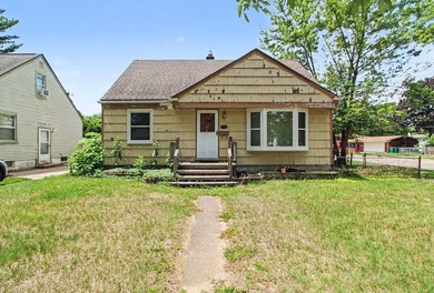 Charming three bedroom one bath Cape Cod with a large fenced in - photo 4