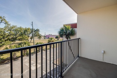 Beautiful condo in the heart of Biloxi just a short walk to the - photo 15