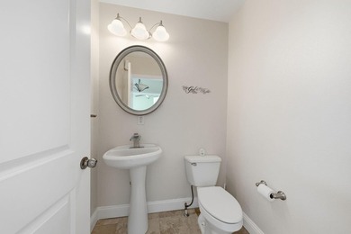 Gorgeous custom farmhouse situated on 5 acres, offering 3 - photo 32