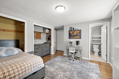 Spectacular in St. Clair Shores! This waterfront home offers - photo 33