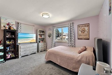 Spectacular in St. Clair Shores! This waterfront home offers - photo 35