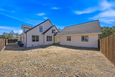 Gorgeous custom farmhouse situated on 5 acres, offering 3 - photo 39