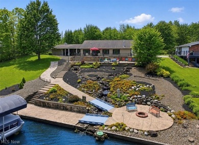 Welcome to lake life at its finest in the heart of Roaming - photo 44
