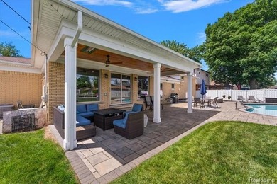 Spectacular in St. Clair Shores! This waterfront home offers - photo 48