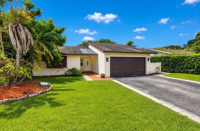 Come see this large 3 bedroom, 2 bathroom home with attached - photo 2