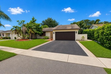 Come see this large 3 bedroom, 2 bathroom home with attached - photo 3