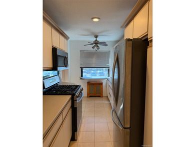 Spacious Open Floor Plan Two Bed Two Full Bath Unit. Enter This - photo 12