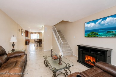 This lovely home in Sharrotts Estates, Woodrow, Staten Island is - photo 12