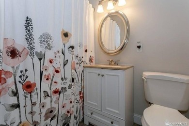 Spacious Open Floor Plan Two Bed Two Full Bath Unit. Enter This - photo 15