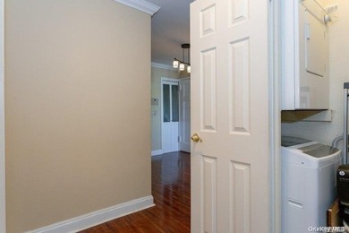 Spacious Open Floor Plan Two Bed Two Full Bath Unit. Enter This - photo 18