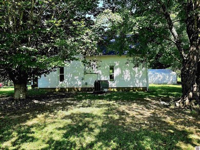 New listing alert!!! Old Newburg Rd in Murray is where you will - photo 8