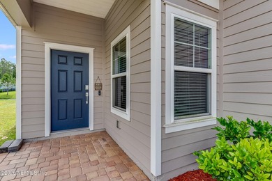 Welcome to this beautifully maintained 4-bedroom, 2.5-bath home - photo 4