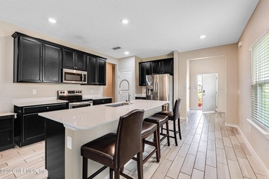 Welcome to this beautifully maintained 4-bedroom, 2.5-bath home - photo 8