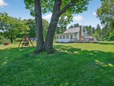 Some properties offer a place to spend tim e on the lake. Others - photo 4
