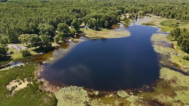 Some properties offer a place to spend tim e on the lake. Others - photo 5