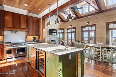 Timeless Lowcountry elegance & thoughtful design define this - photo 20