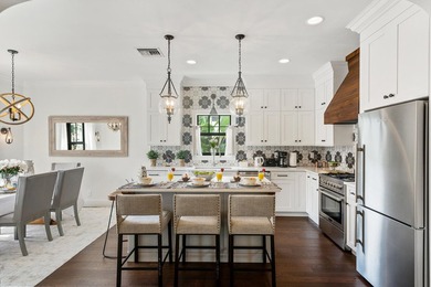 Casa Poinsettia, a design led Spanish Revival retreat in - photo 5