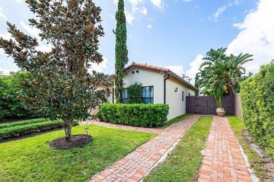 Casa Poinsettia, a design led Spanish Revival retreat in - photo 7