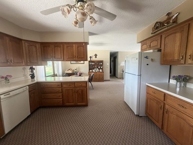 This well-maintained ranch home offers comfortable living with 4 - photo 8