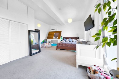 BREATHTAKING OCEAN VIEWS take center stage from the moment you - photo 15