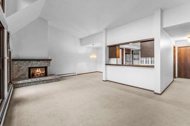 Charming 2-bedroom, 2-bath condo in a well-maintained - photo 2