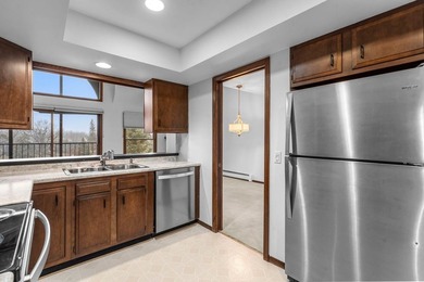Charming 2-bedroom, 2-bath condo in a well-maintained - photo 4