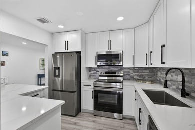 Beautifully updated and move-in ready 3-Bed 2-Bath Residence - photo 17
