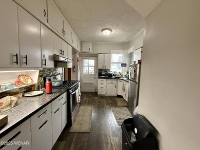 Great investment opportunity! This 4-bedroom single-family home - photo 17