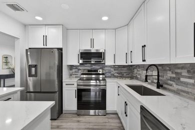 Beautifully updated and move-in ready 3-Bed 2-Bath Residence - photo 18