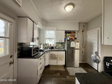 Great investment opportunity! This 4-bedroom single-family home - photo 18