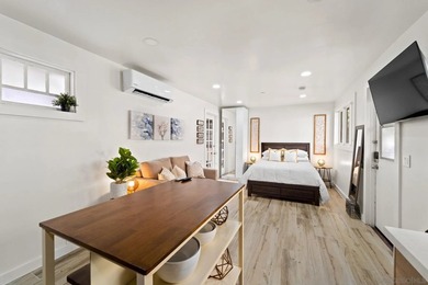 Incredibly rare mixed-use trophy property located at the corner - photo 19