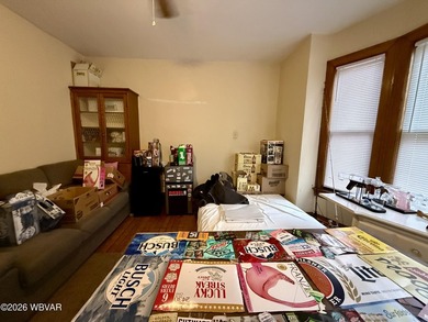 Great investment opportunity! This 4-bedroom single-family home - photo 20
