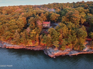 Lake Wallenpaupack Home For Sale in Tafton Pennsylvania