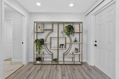 Beautifully updated and move-in ready 3-Bed 2-Bath Residence - photo 30