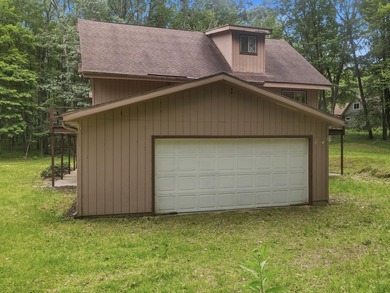 Welcome to this beautifully maintained A-frame in the heart of - photo 34
