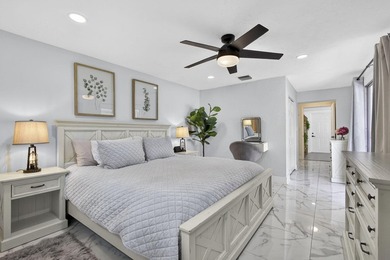 Beautifully updated and move-in ready 3-Bed 2-Bath Residence - photo 35