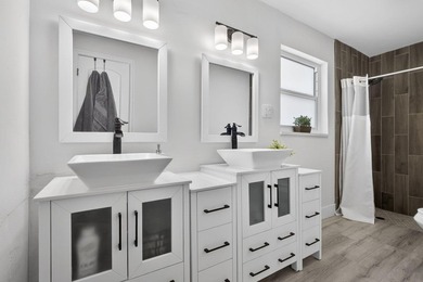 Beautifully updated and move-in ready 3-Bed 2-Bath Residence - photo 39