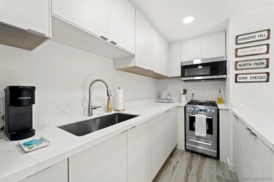 Incredibly rare mixed-use trophy property located at the corner - photo 42
