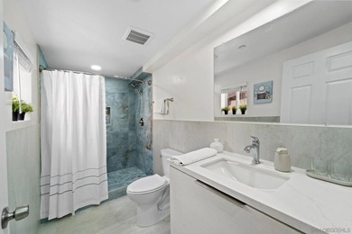 Incredibly rare mixed-use trophy property located at the corner - photo 44