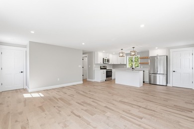 This beautifully renovated single-family home is move-in ready - photo 11