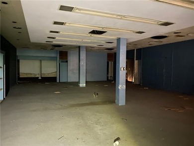 It's time to be the new owner of 40k sq ft commercial property - photo 13