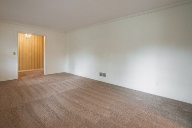 Large 4 bedroom home on a corner lot in Alice dr school - photo 17